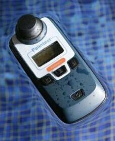 百灵达Pooltest3 泳池检测光度计 SPH 003D☝用于余氯、pH和氰尿酸的检测。对泳池水进行定期检测对于保持消毒剂的消毒效率和控制pH 都是非常重要的。